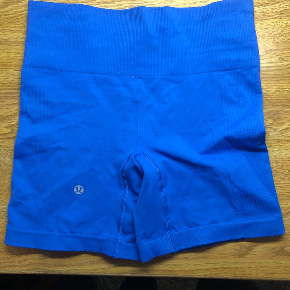 LuLu Lemon Biker Shorts💙🤤